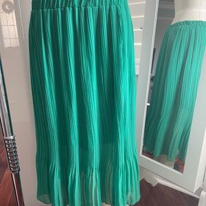 Forever 21 Green Pleated Midi Skirt Size L